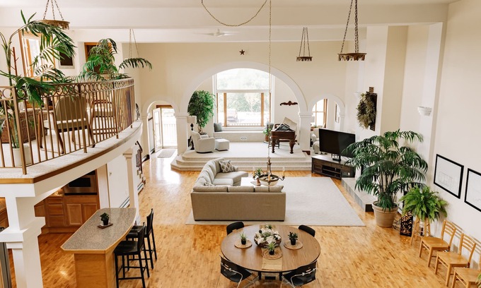 Whitehall House | Unique, Historic Downtown Loft