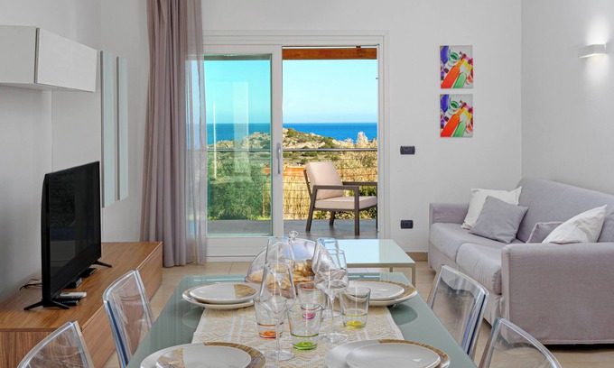 Golfo Aranci Apartment | Unique Holiday Apartment "Villa Marconi 8" with Sea View & Spacious Sun Terrace