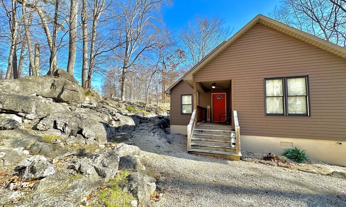 Caryville House | Unique home at Norris/Mountain Lake Marina/Windrock & Norris Dam State Park