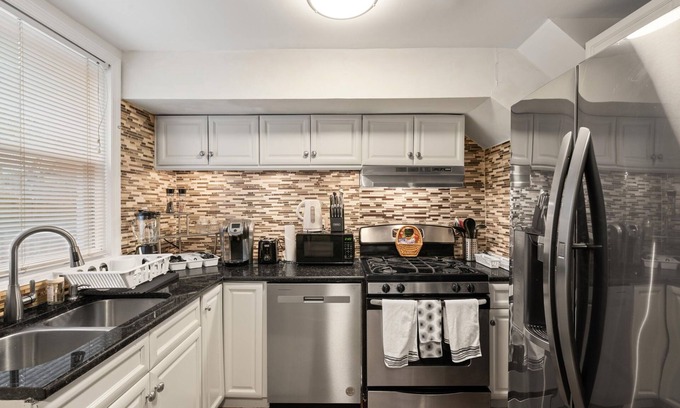 Nauck House | Unique home in Arlington surrounding my nature