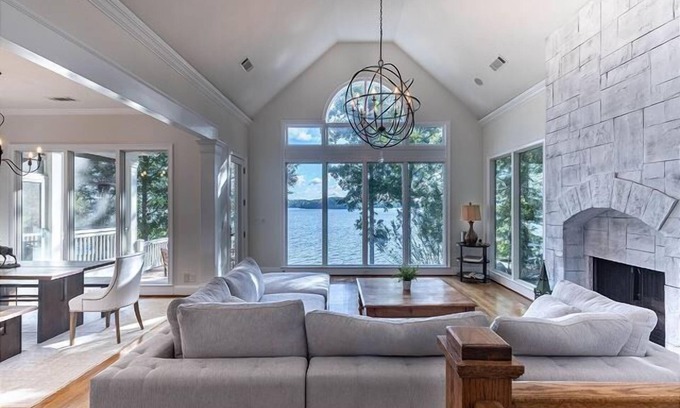 Lake Oconee House | Unique Lake Lodge Retreat with game room