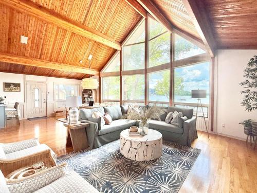 Mooresville House | Unique LKN Waterfront Home with Dock