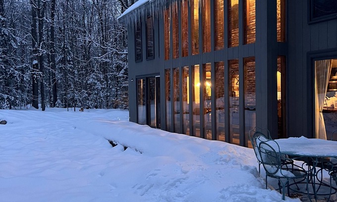 Mount Sunapee House | Unique Lodge for all seasons! Pet friendly! Up to 8 guests