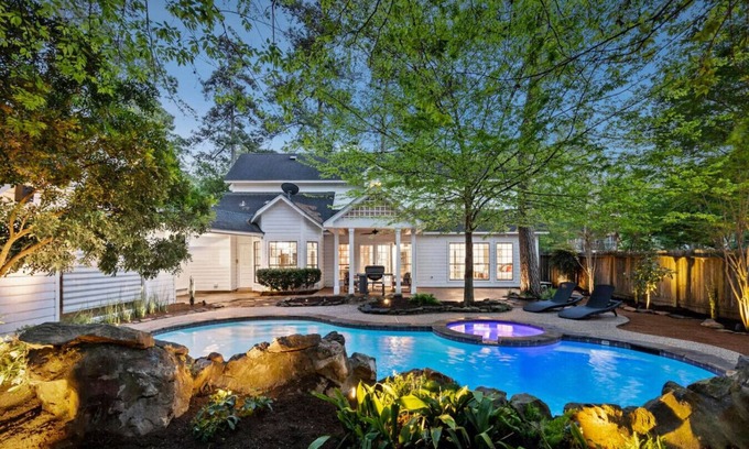 The Woodlands House | Unique Mid Century Modern in The Woodlands