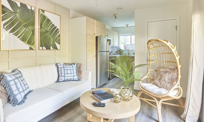 Fullerton House | Unique Private & Cozy Tropical Guesthouse Near Disney/LA