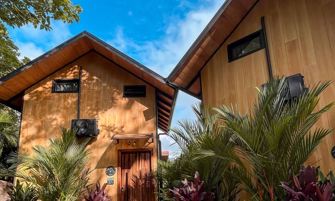 Monterrey Cabin | Unique romantic cabin with hot tub surrounded by forest (ideal for couples)