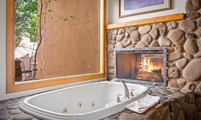 Oak Creek Villa | Unique romantic villa in the heart of The Village of Oak Creek next to Bell Rock