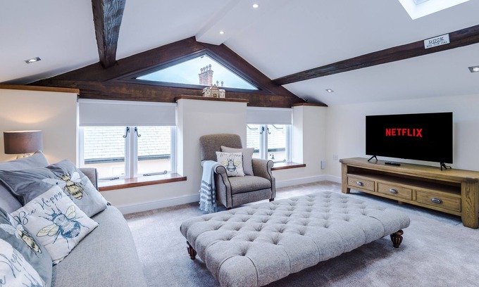 Tarporley Cottage | Unique Rural Retreat in Beeston | 53 Degrees Property | Countryside - Sleeps 2