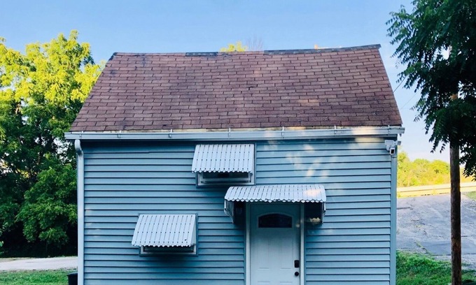 Shawnee Apartment | Unique Tiny Home near Shawnee Mission Park
