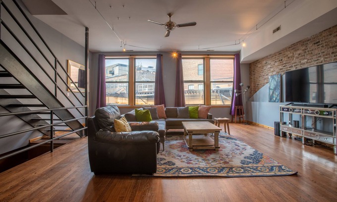 Wicker Park Condo | Uniquely Spacious Two-Story Loft in Wicker Park