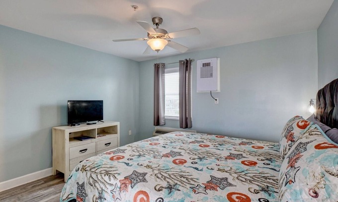 Surf City House | Unit 010 at Tiffany's Motel