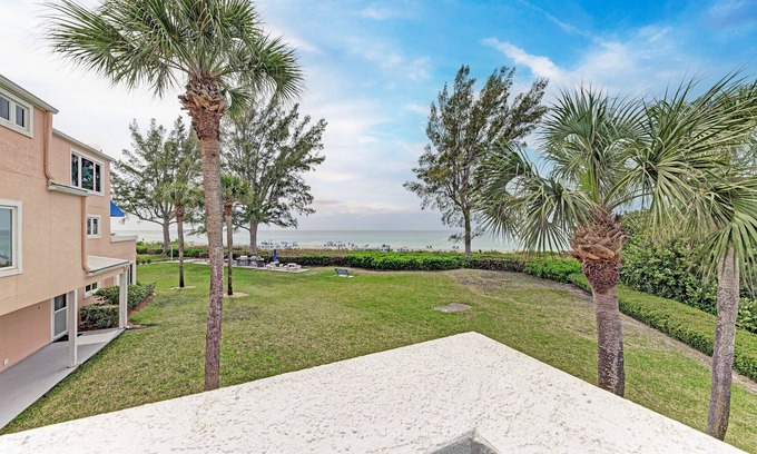 Longboat Key Condo | Unit #202 Sand Cay Beach Resort Gulf Front
