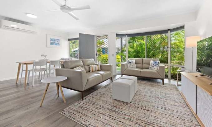 Noosaville Villa | Unit 21 - 2 Bedroom Villa in Tropical Resort in Noosaville
