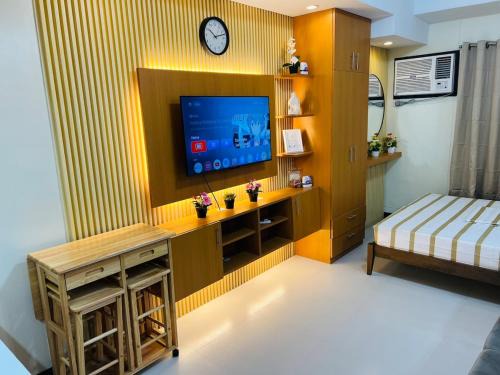 Ortigas Center Apartment | Unit 23L T-B The Pearl Place Ortigas