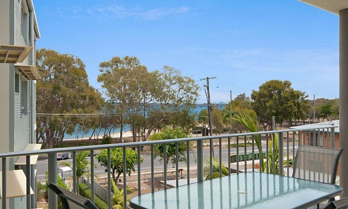 Bongaree Apartment | Unit Overlooking Pumicestone Passage