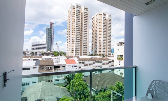 Khlong Tan Nuea Hotel | United Residence Ekamai Bangkok