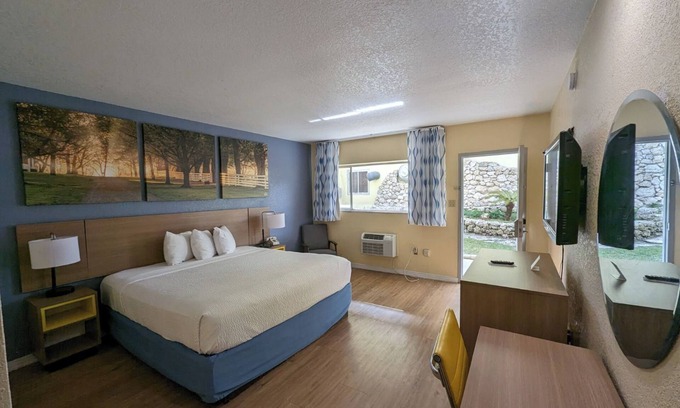 Gainesville Hotel | University Inn Gainesville