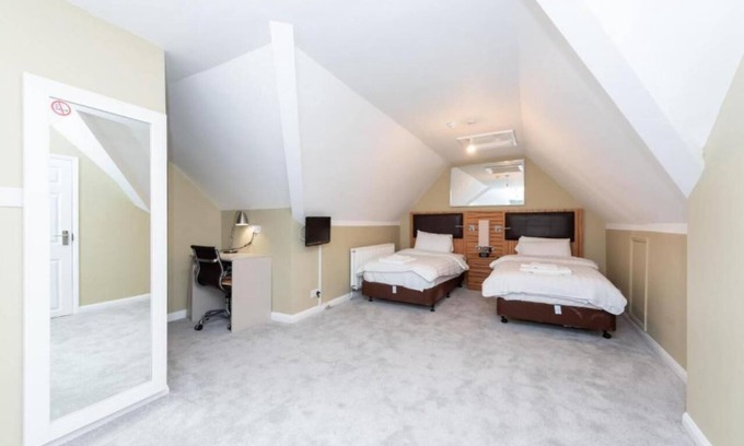 Langley Marish Hotel | Uno Hotel Heathrow Windsor