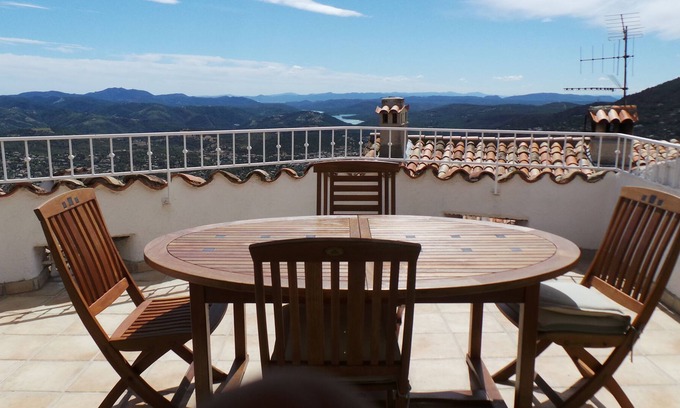Cabris House | Unobstructed view of the bay of Cannes and the Esterel mountains.