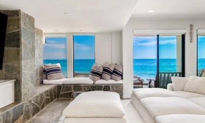 Central Malibu House | "Unrivaled Luxury at Premier Beachfront Getaway: Private Beach Access"