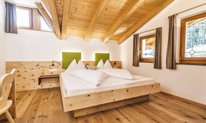 Verano Boat Rental | Untermathon Hof Comfortable holiday residence
