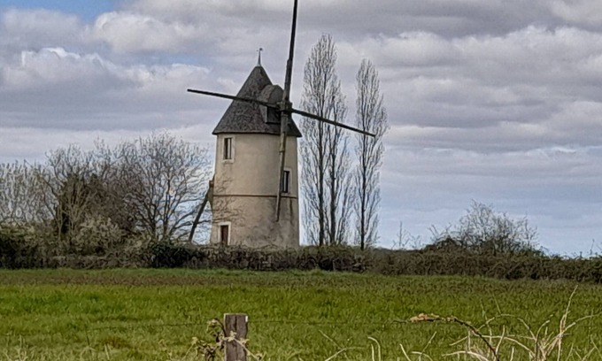 Saint-Cyr-des-Gats Cottage | Unusual mill