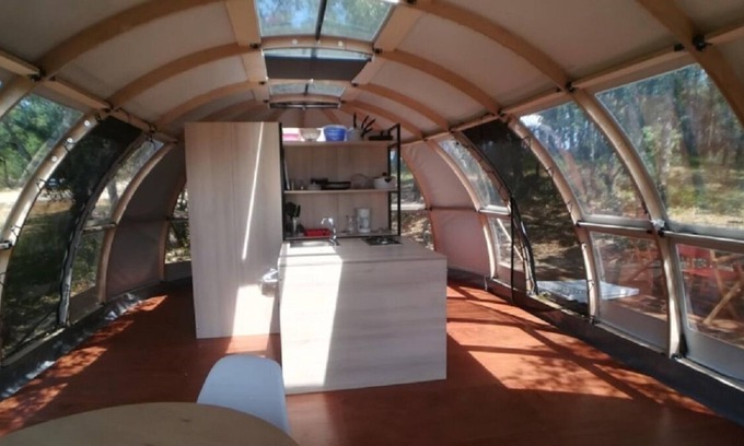 Saint-Cirq-Lapopie Ski Chalet | UNUSUAL PANORAMIC DOME 1