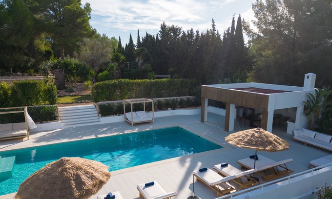 Santa Gertrudis Villa | Unveil the Essence of Ibiza in Comfort and Style