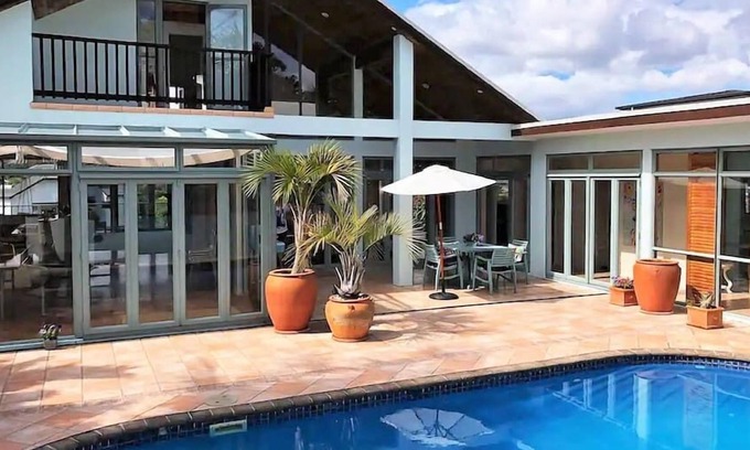Rothesay Bay House | Unwind @ 5-Star Ensuite with Sea View and Pool