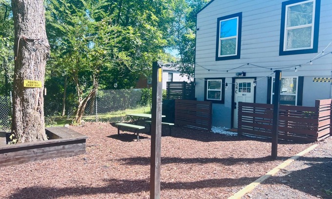 Atlanta House | Unwind & Explore! 2BR Retro Bungalow Downtown ATL