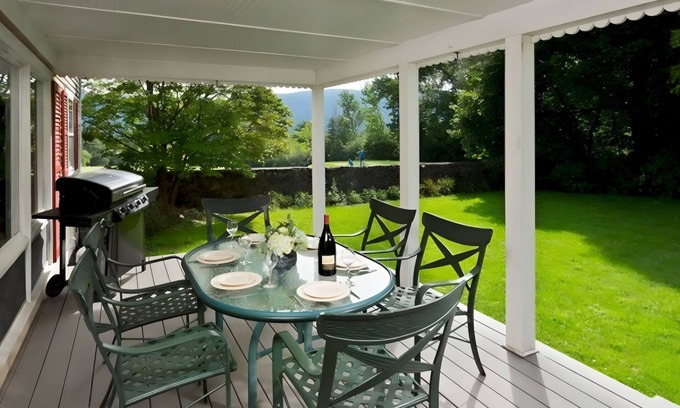 Manchester Hotel | Unwind in Luxury: Elegant 4BR House for Relaxation | Pool | Bar | Restaurant