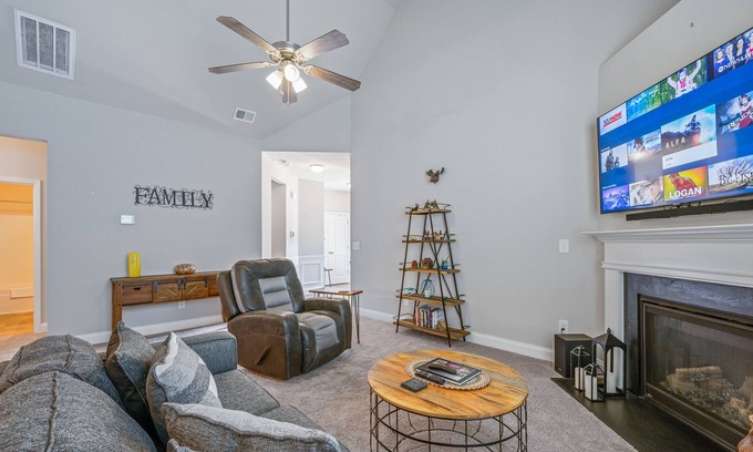 Adairsville House | Unwind In This Outdoorsy Stay Near Sporting Range
