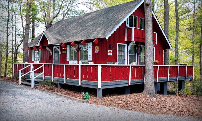 Pine Mountain Ski Chalet | Unwind to the sounds of nature in this wooded view chalet