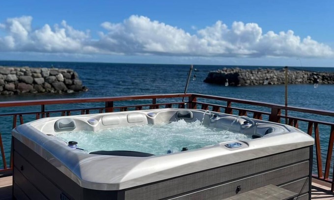 Yumbing Hotel | UNWND Boutique Hotel Camiguin
