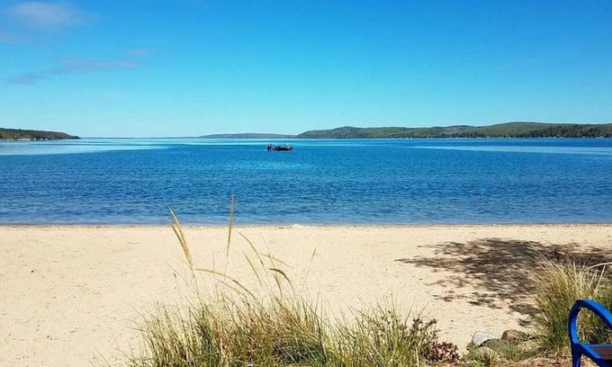 Beulah Cottage | Up North Cottage: Swim Crystal Lake, Dine Downtown Beulah, Ski Crystal Mountain