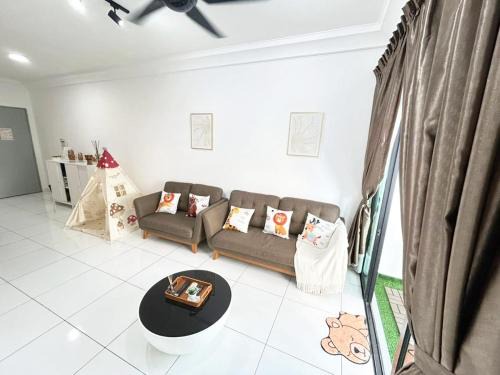 Taman Bukit Mewah Apartment | Up to 9 Person, Next to Paradigm Mall's new Theme park, Escape JB