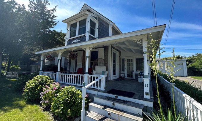 Oak Bluffs Cottage | Updated 3-bedroom in gorgeous Oak Bluffs w/waterviews and expansive front porch