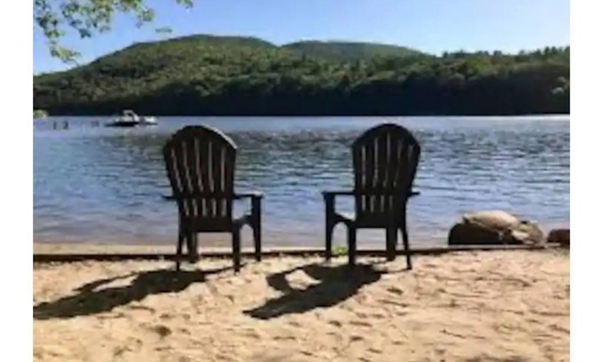 Lake Luzerne-Hadley House | Updated 4br home located 10 mins from Lake George