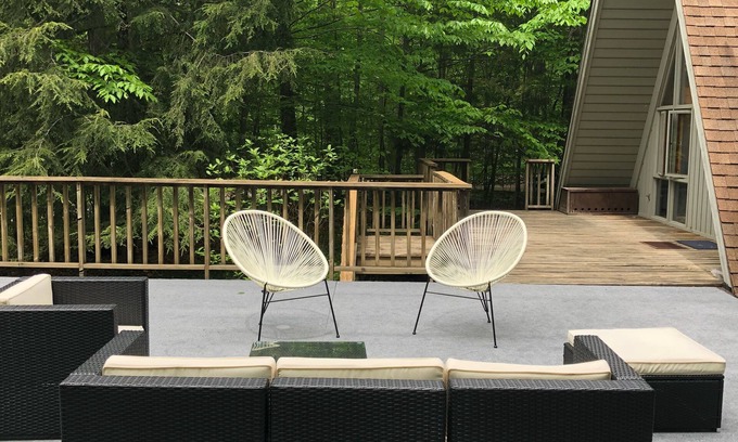 Harbor Springs Ski Chalet | Updated A-frame ski chalet.Walk to Nubs Nob!