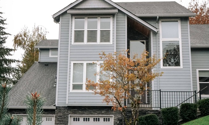 Washougal House | Updated and Modern Family Stay, Gateway to The Columbia River Gorge!