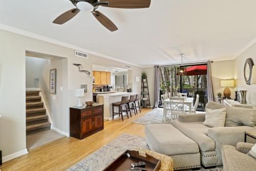 North Forest Beach Apartment | Updated Beach Villa 2 bd 2 ba just steps 2 sand