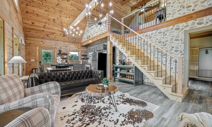 Mentone Cabin | Updated Brow View Cabin with Hot Tub/Fire Pit/Arcade in Mentone