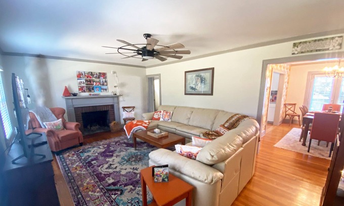 Clemson House | Updated Clemson Cottage with Room for Everyone!