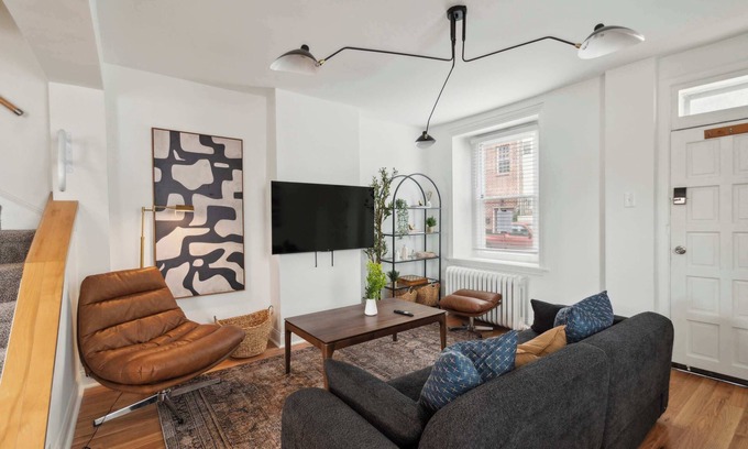 Manayunk House | Updated Corner Rowhome with Parking, Sleeps 8