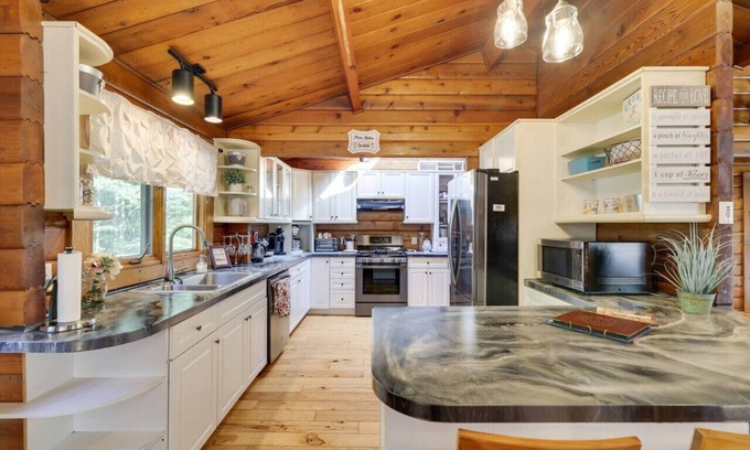 Tobyhanna Cabin | Updated Cozy Cabin Family Pet Kind Near State Waterparks