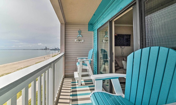 North Beach Condo | Updated Front Beach Condo w/Resort Amenities!
