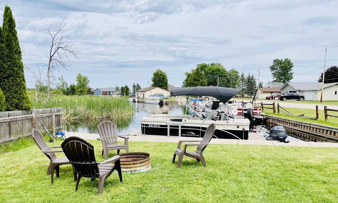 Houghton Lake House | UPDATED Houghton Lake house on the water with gorgeous lake and canal views!!!