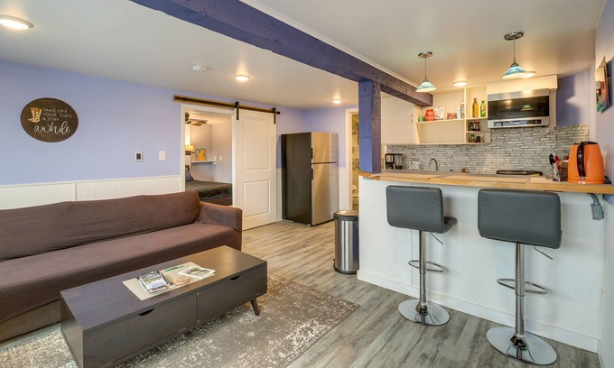 Ketchikan Condo | Updated Ketchikan Condo < 1 Mi to Downtown!