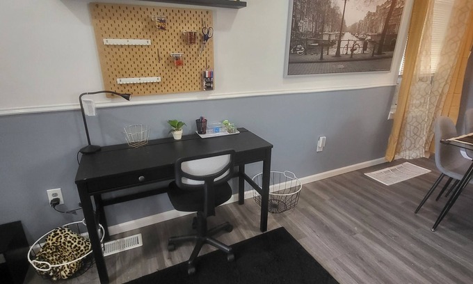 St. Louis House | Updated Modern 2 Bed/1 Bath Urban Bungalow in North City.10 Mins to Downtown STL