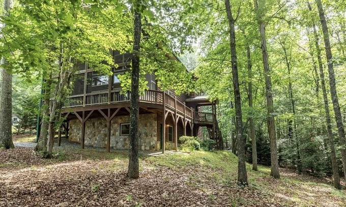 Blairsville House | UPDATED Modern Rustic Lake+Mountain Retreat